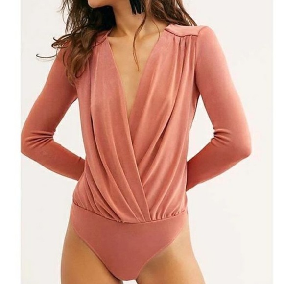 Free People Turnt Metallic Shiny Peach Orange V Neck Drapey Long Sleeve Bodysuit - Picture 2 of 13